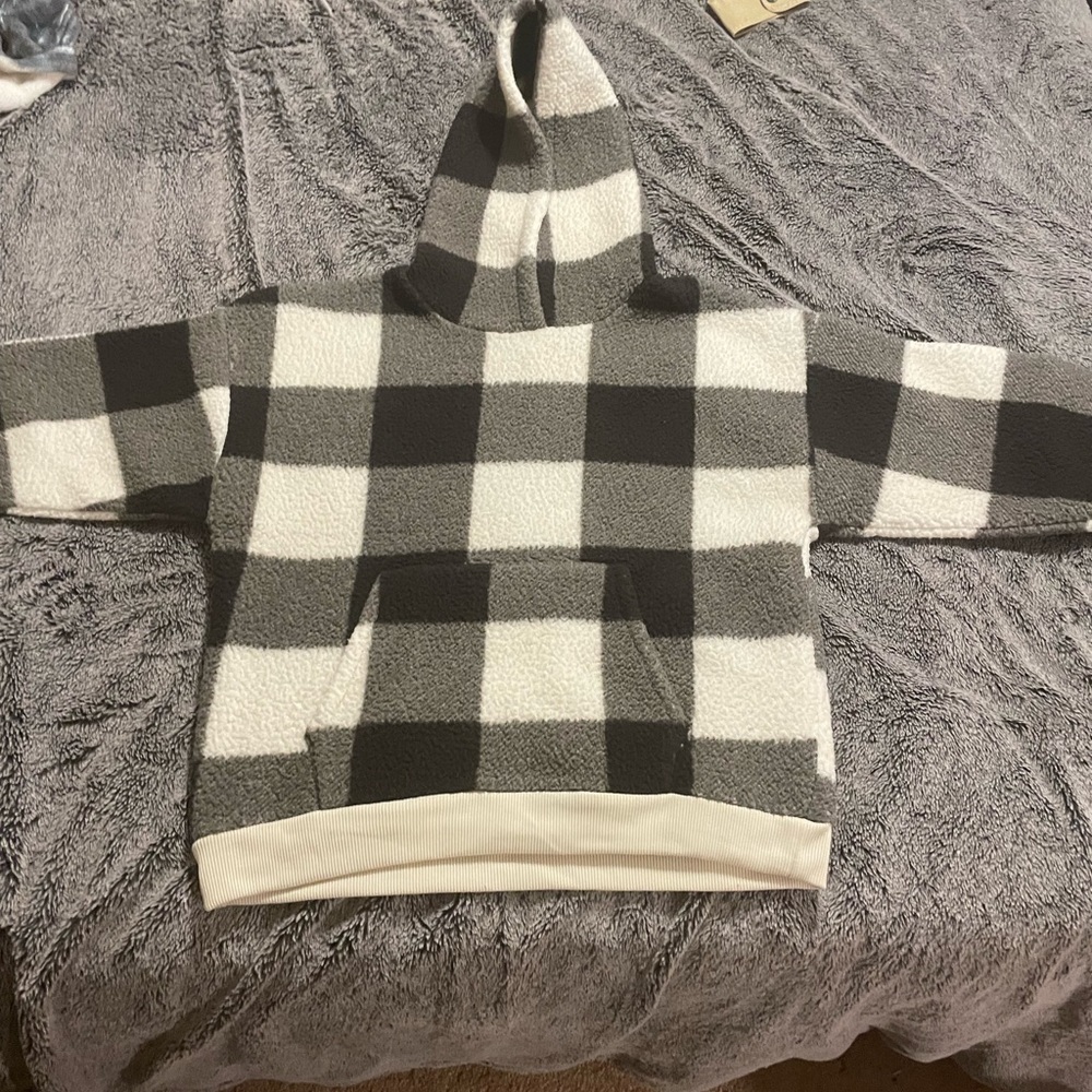 Fuzzy hoodie sweatshirt size medium woman’s black and whiteeee